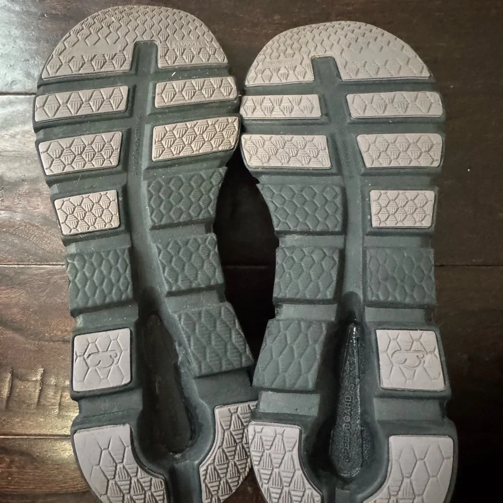 Mens ON Running Cloud Runner Iron Black Size 10.5  On Cloud - Picture 7 of 8